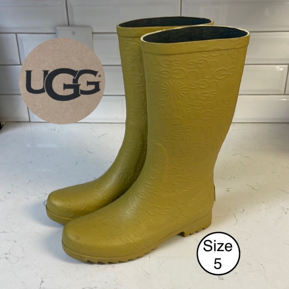 UGG Women’s Wilshire Logo Rubber Rain Boot Size 5, Mustard Yellow